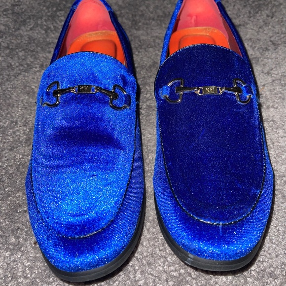 Mens Blue Velvet Loafers Gold Colored Accent Shoes - Picture 2 of 5